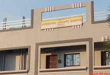 एसडीएम की कारवाई में पोकलैंड मशीन जप्त