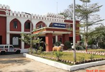 बल्लारपुर में पेट्रोल बम से हमला और चली गोली