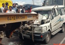 कार की दुर्घटना में 1 की मौत 2 जख्मी