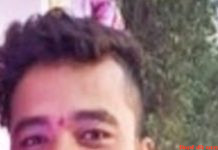 प्रेमीका के आंखो के सामने पेड से लटक कर प्रेमी की आत्महत्या